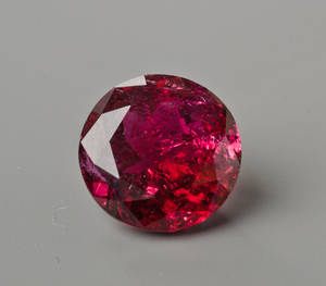 Loser Turmalin rot, ca. 10.06 ct.  