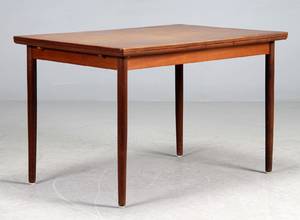 Dansk møbelproducent. Spisebord af teaktræ. 
