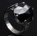 Diamant og smaragd ring.