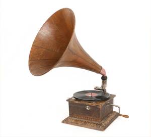 Trattgrammofon, omkring år 1900