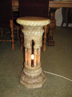 ALABASTERPIDESTAL M BELYSNING H 60 CM