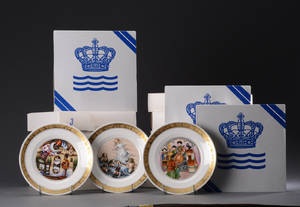 Kgl. P. Tolv H. C. Andersen platter af porcelæn 12 