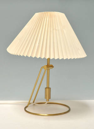 Le Klint bordlampe med stel i messing