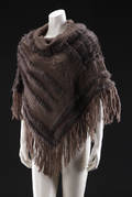 Fur Living. Poncho af strik og kanin. One Size style 270