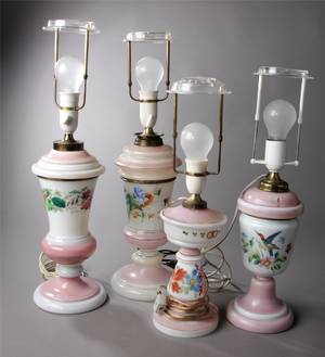 Fire bordlamper af opalineglas. 4