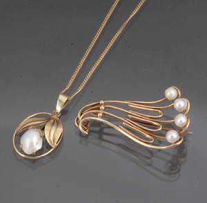 Perlehalssmykke og broche 3