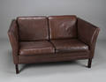 Dansk møbelproducent. Læder sofa.