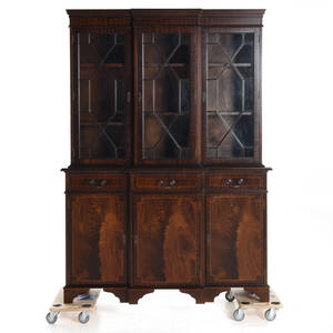 Vitrinskåp England