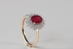 Rubin- og brillantring