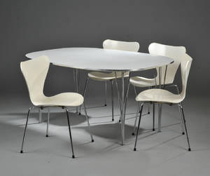Piet HeinBruno Mathsson og Arne Jacobsen. Super ellipse bord samt 3107 stole 5