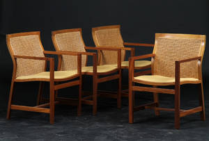 Rud Thygesen  Johnny Sørensen. Fire armstole af mahogni fra Kongeserien 4