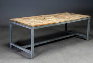 Spisebord af genanvendt træ og metal 