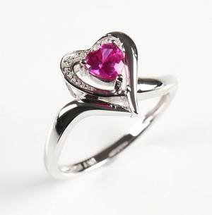 Ring af sterlingsølv med diamanter og zirkon 