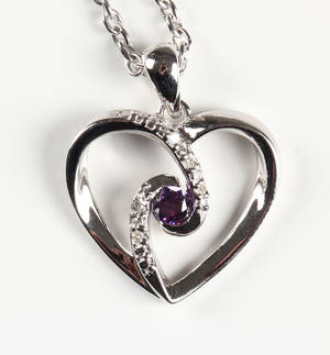 Vedhæng af sterlingsølv med diamanter og synt. amethyst