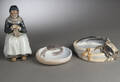Royal Copenhagen samt Bing  Grøndahl. Figur og to bordskåle af porcelæn 3
