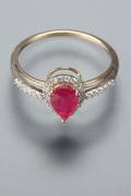 Ring med rubin og diamanter 