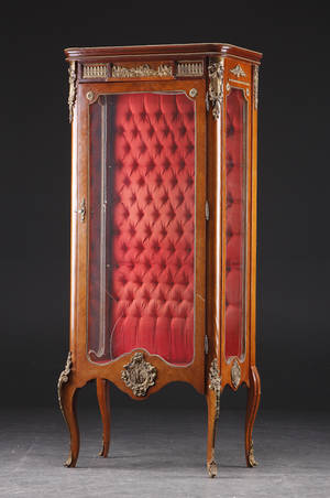 Rokokoform vitrine