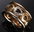 14 kt guldring med diamanter