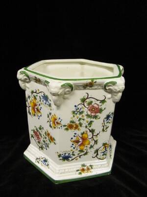 CAPODIMONTE KRUKA H 27 CM SMÅSKADOR