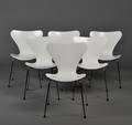 Arne Jacobsen. Sæt på seks stole, model 3107, Syveren 6 