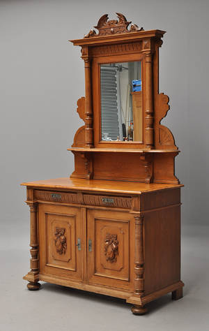Buffet i egetræ, ca. 1900