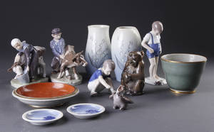 Samling figurer, vaser mv., porcelæn. Kgl.P.BG. 12