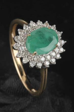 Rosetring med smaragd samt diamanter.