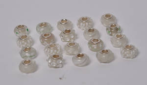 Charlotte Borgen, 20 charms - hvid farve komb. 20