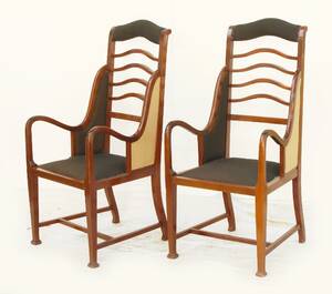 Karmstolar ett par, 1900-talets första hälft