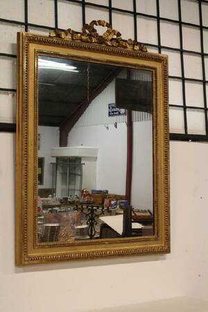 FÖRGYLLD SPEGEL 84 X 115 CM