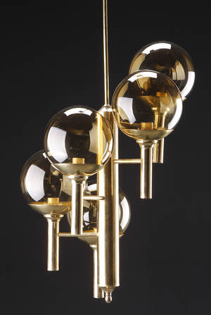 Hans Agne Jacobsen. Loftskrone, messing og glas