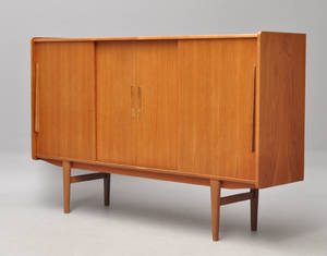 Dansk møbelarkitekt. Skænk i teak og palisander.