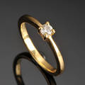 Ring af 18kt guld med brilliant, Dirks 