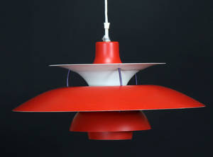 Poul Henningsen. PH5 pendel, rød