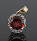 Garnet  diamond pendant approx. 0.10ct.
