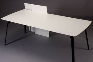 Henrik Pedersen, spisebord Model Float 3