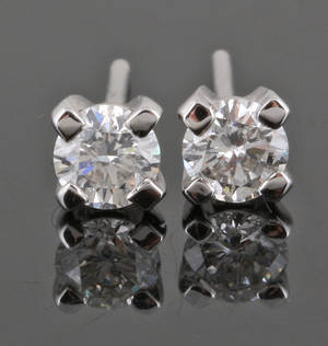 Earrings in 14k set with brilliant cut diamonds 0.50 ct 