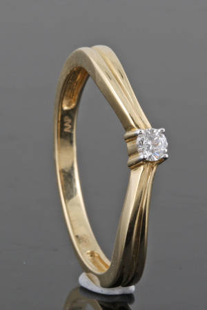 14kt. Solitaire diamond ring approx. 0.09ct