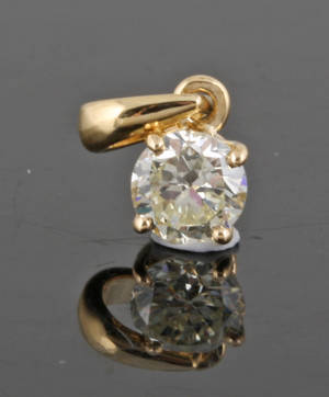 Pendant in 18kt set with brilliant cut diamond 0.38 ct