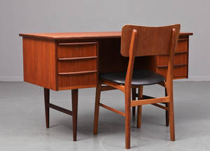 Dansk møbeldesign. Fritstående skrivebord, teak og stol 2