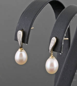 Diamond and fresh water pearl earrings approx. 0.05 ct 2