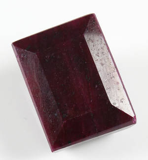 Uindfattet rubin. Ca. 471.80 ct