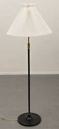 Aage Petersen, Le Klint. Golvlampa höj och sänkbar modell 351