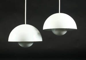 Verner Panton. Par Flower Pot pendler hvide. 2 