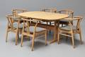 Findahls Møbelfabrik, spisebord i eg med to tillægsplader og 6 spisestole i eg. 9