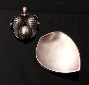 Georg Jensen vedhæng samt Hans Hansen broche