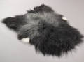 Økologisk islandske fåreskind, long wool. Farve Sort med lyse hår