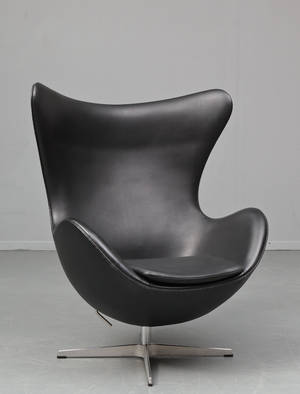 Arne Jacobsen. Lænestol model 3316 Ægget 
