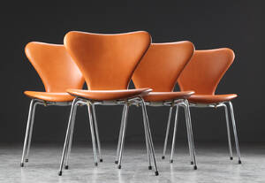 Arne Jacobsen. Fire syverstole model 3107, cognacfarvet læder 4 Denne vare er sat til omsalg under nyt varenummer 4609318
