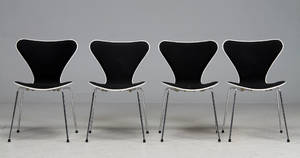 Arne Jacobsen. Sæt på fire stole, model 3107 4 